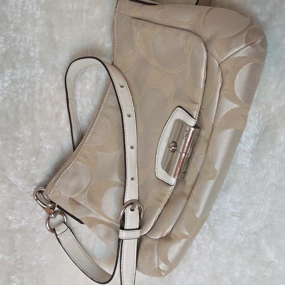 Coach Cream Shoulder Bag - Picture 11 of 12